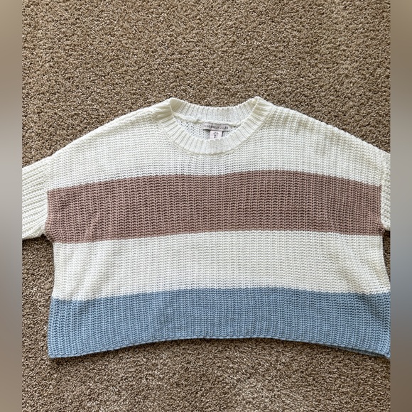 Small sweater💛 - Picture 2 of 5